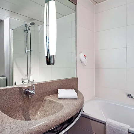 Tryp By Wyndham Hotel