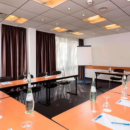 Hotel Tryp By Wyndham 3*