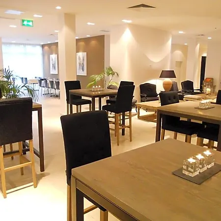 Tryp By Wyndham Hotel