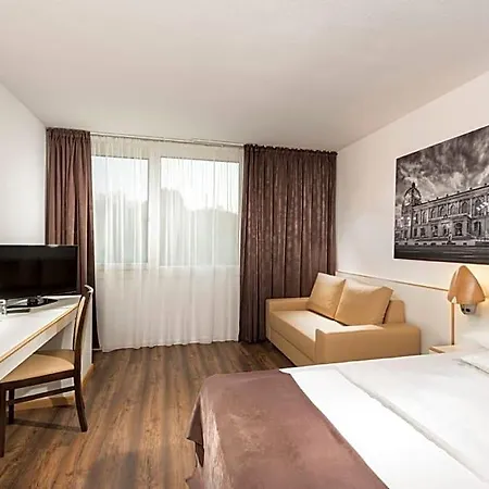 Tryp By Wyndham Hotel 3*
